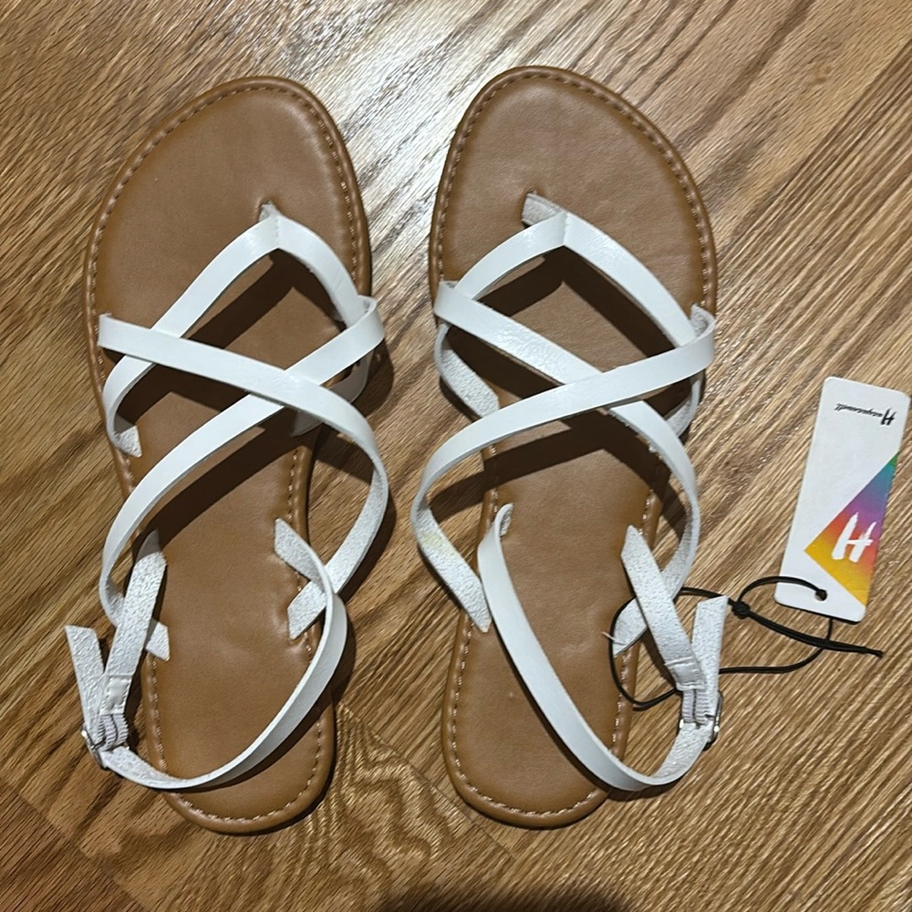 Women’s Tan sandals with white straps  new with tag